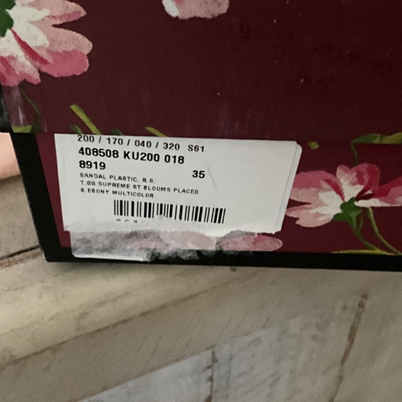 Gucci GG Supreme Blooms Slide Sandal - Picture 10 of 11
